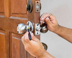 Cómo reforzar la seguridad de la puerta de casa