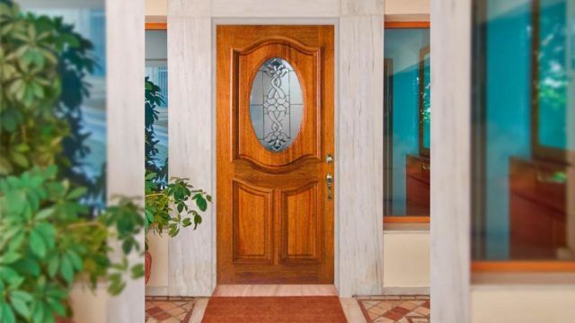Conoces los diferentes vitrales de las puertas de madera