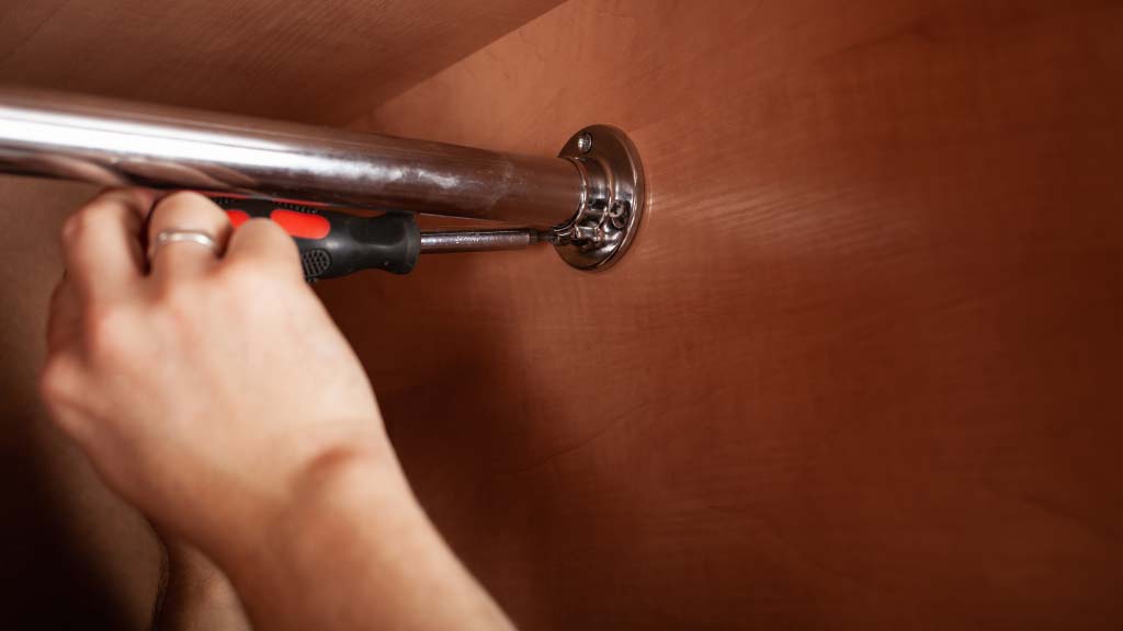 Cómo instalar un tubo circular handy home closet? MN Home Center