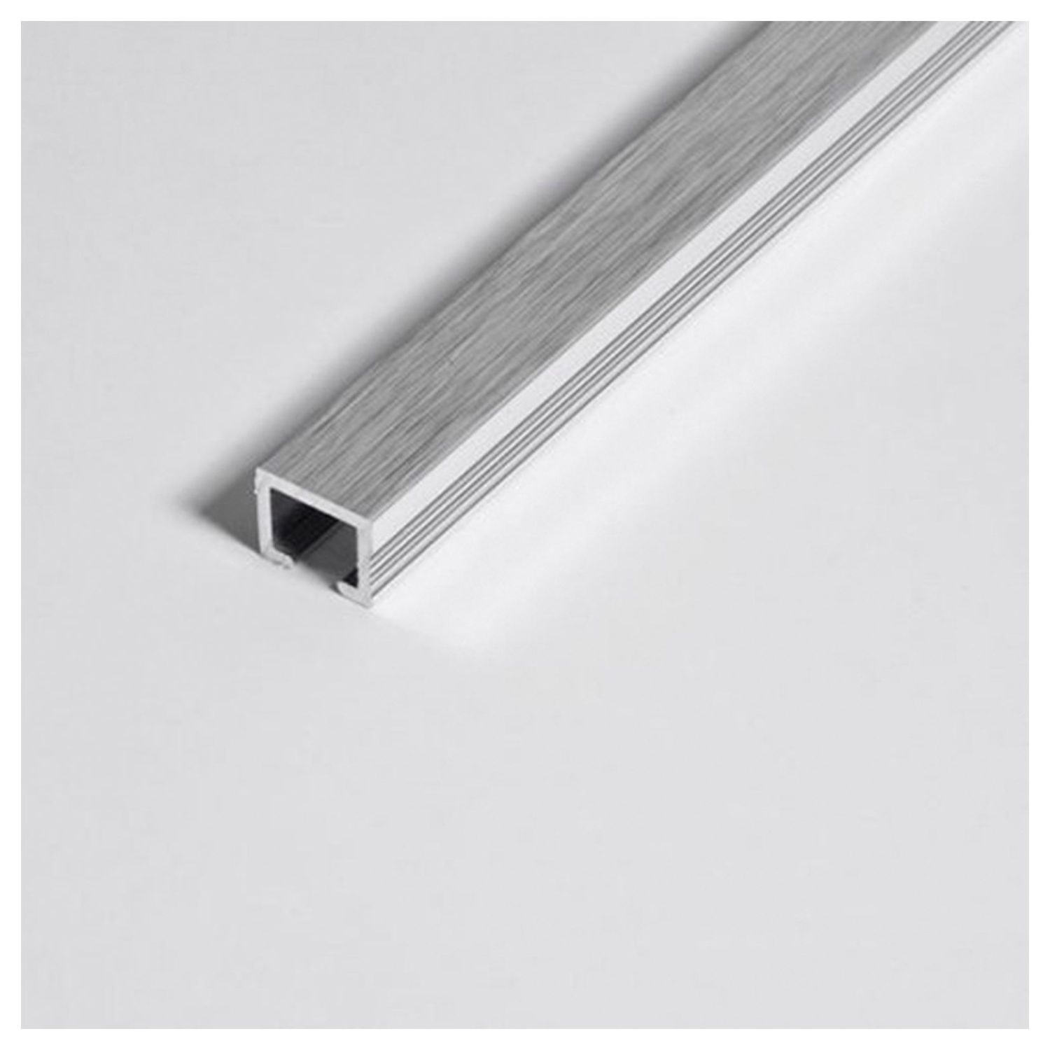 Uniperfil listelo 8 mm x 2.5 ml plata cepillado